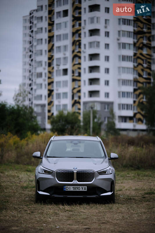 BMW iX1 2023