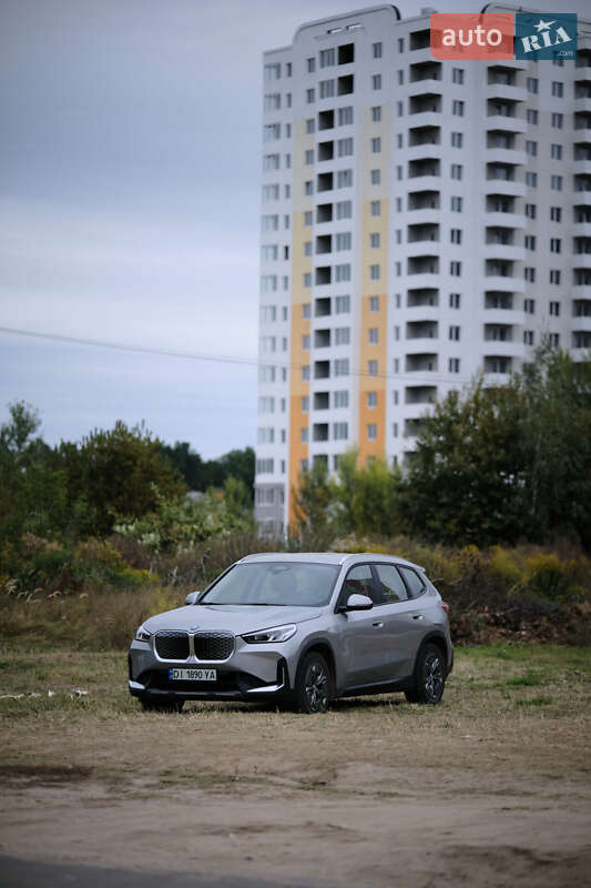 BMW iX1 2023