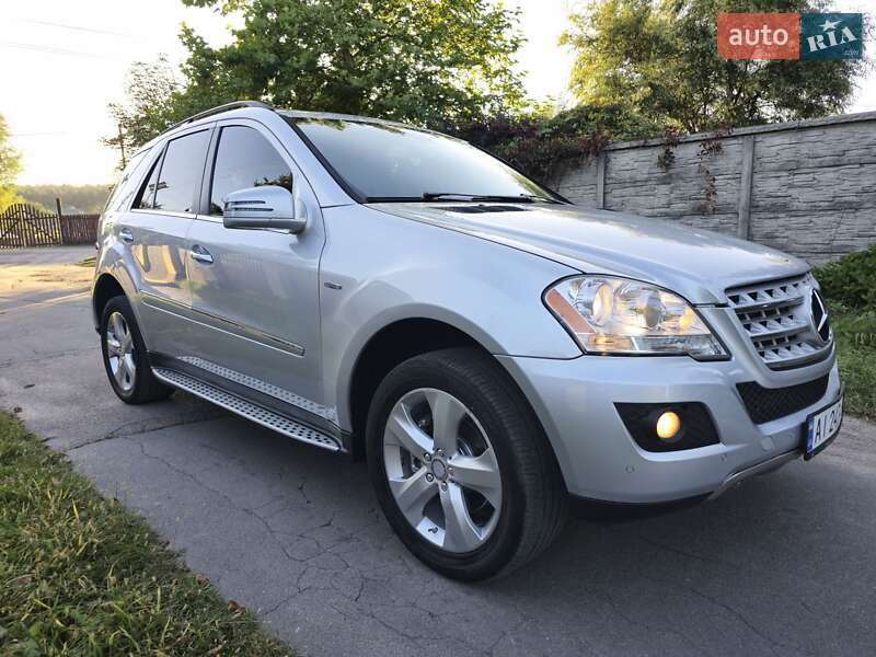 Mercedes-Benz M-Class 2011