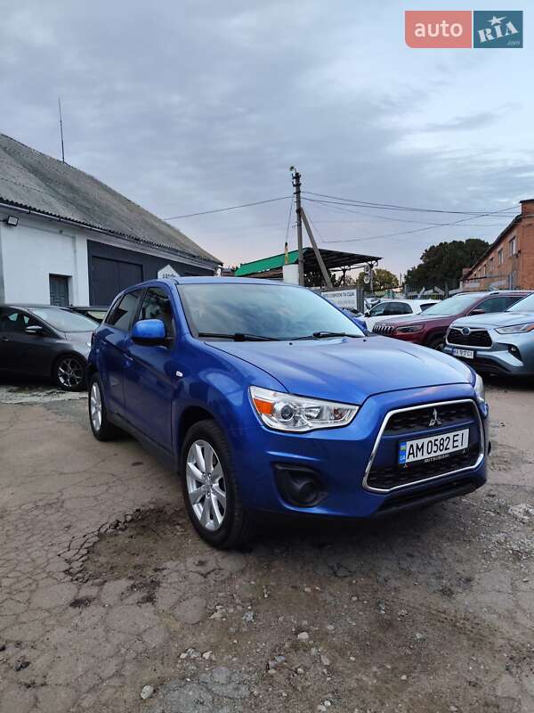 Mitsubishi Outlander Sport 2015