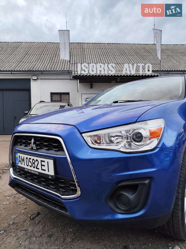 Mitsubishi Outlander Sport 2015