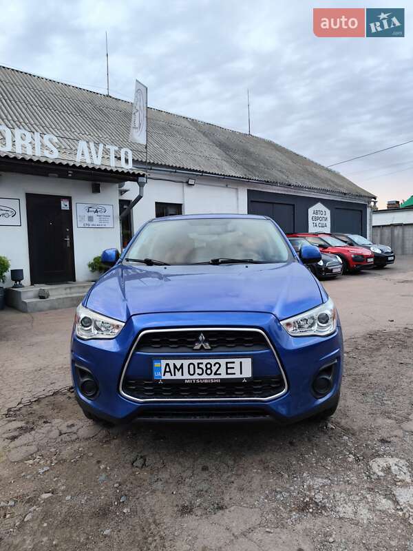 Mitsubishi Outlander Sport 2015