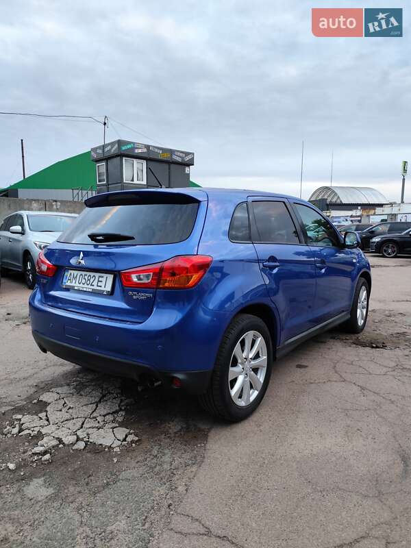 Mitsubishi Outlander Sport 2015
