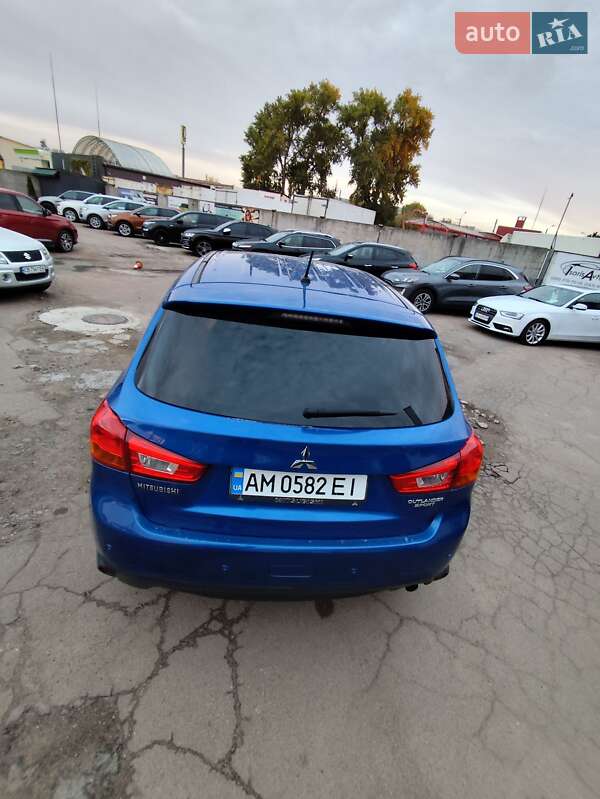 Mitsubishi Outlander Sport 2015