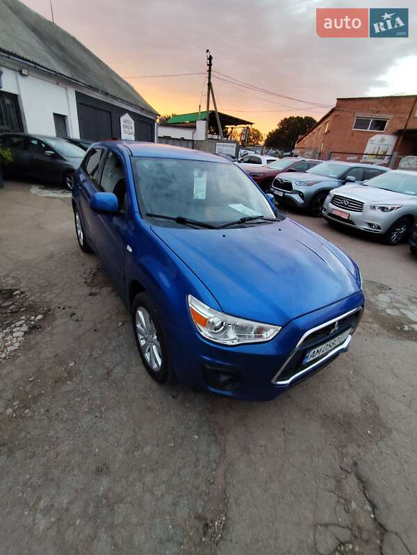 Mitsubishi Outlander Sport 2015