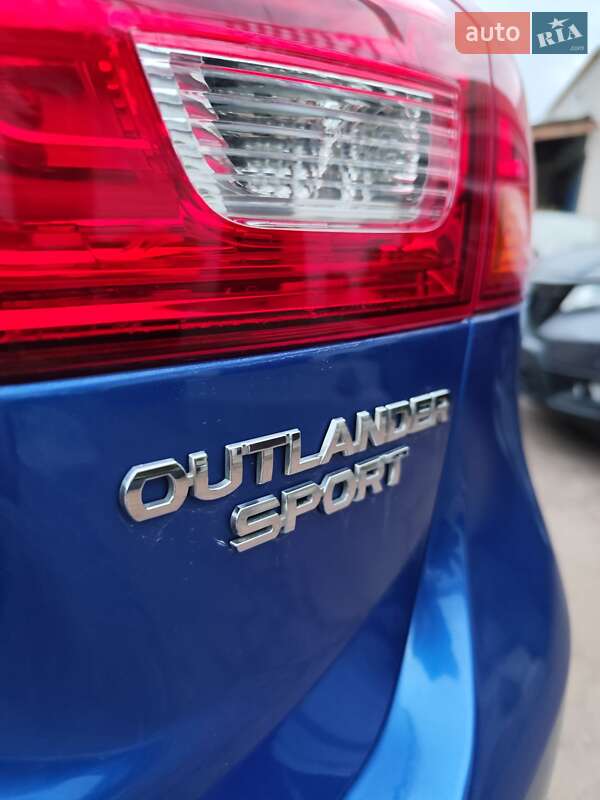 Mitsubishi Outlander Sport 2015