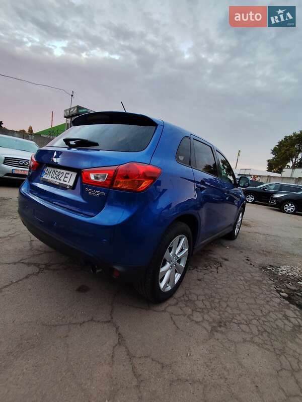 Mitsubishi Outlander Sport 2015