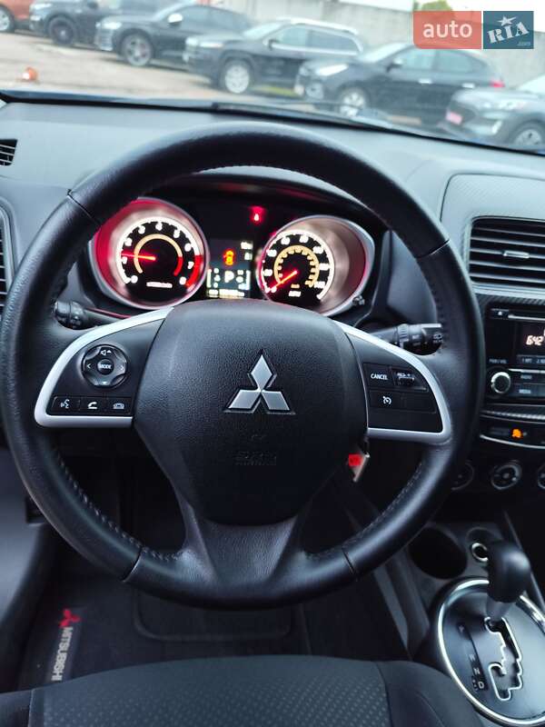 Mitsubishi Outlander Sport 2015