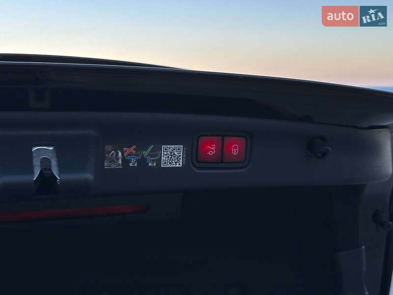 Mercedes-Benz C-Class 2024