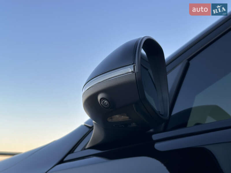 Mercedes-Benz C-Class 2024