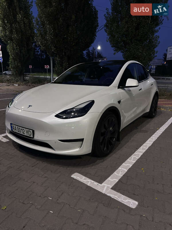 Tesla Model Y 2023