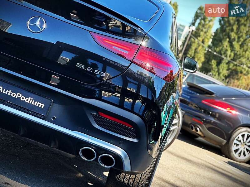 Mercedes-Benz-9