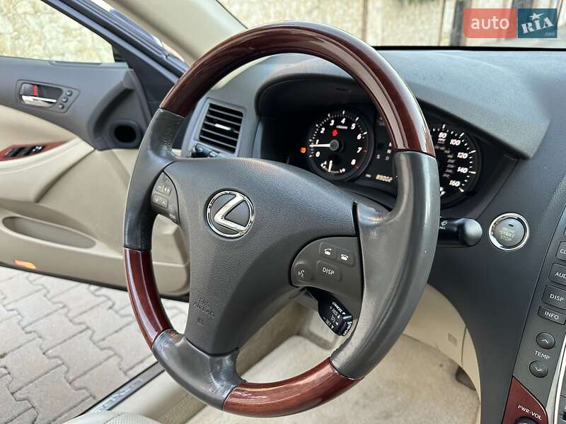 Lexus-26