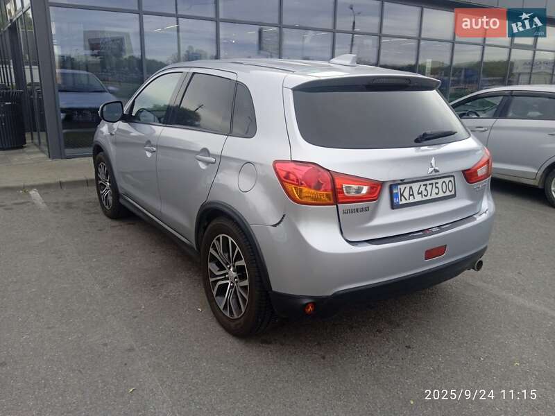 Mitsubishi Outlander Sport 2016