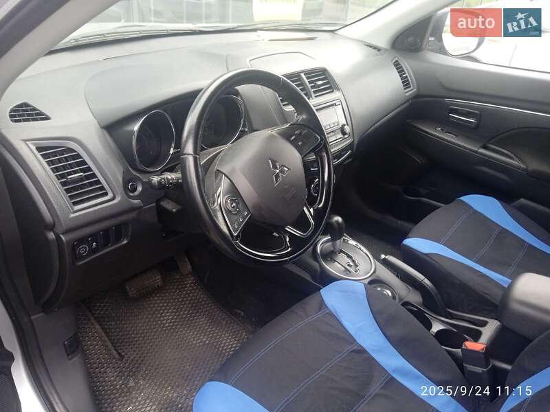 Mitsubishi Outlander Sport 2016