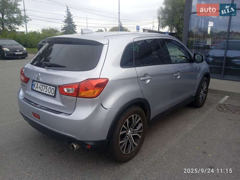 Mitsubishi Outlander Sport 2016