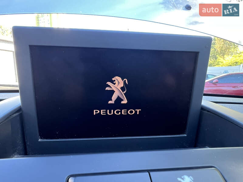 Peugeot-48
