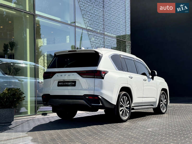 Lexus-32