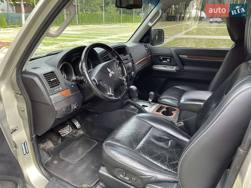 Mitsubishi Pajero 2007