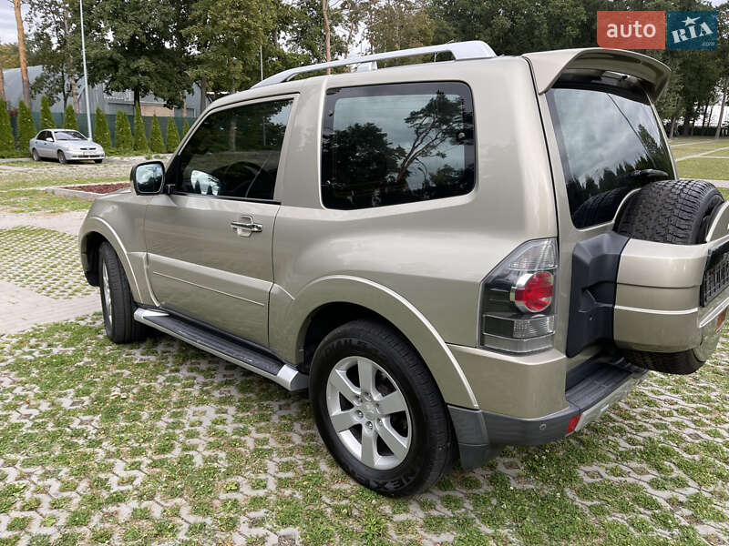 Mitsubishi Pajero 2007