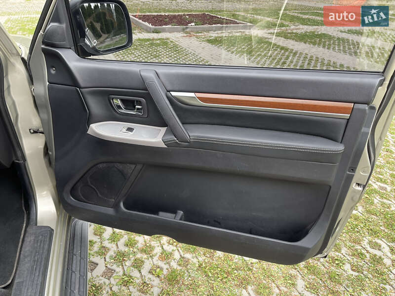 Mitsubishi Pajero 2007