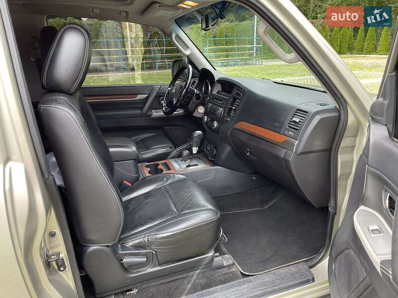 Mitsubishi Pajero 2007