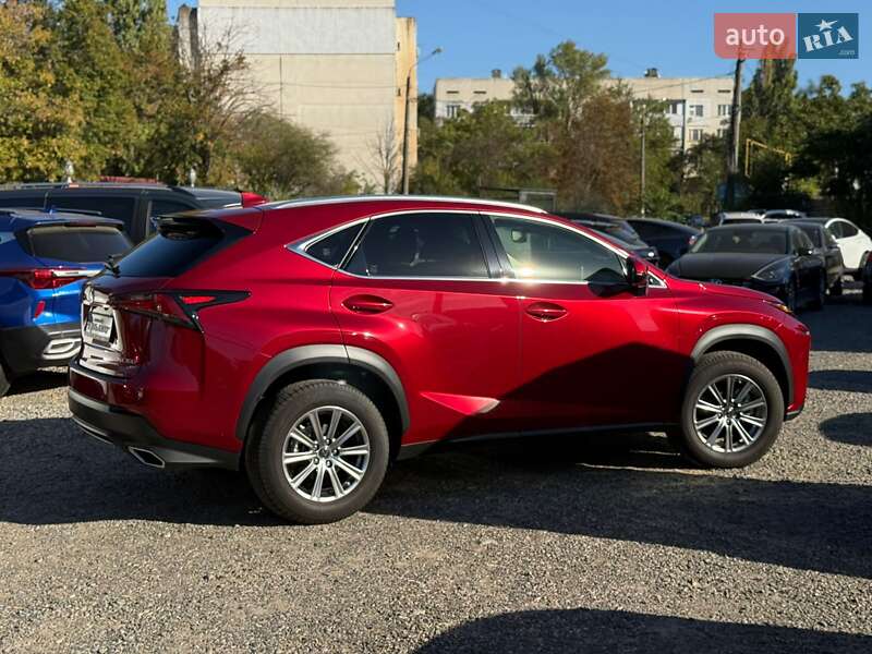Lexus NX 2021