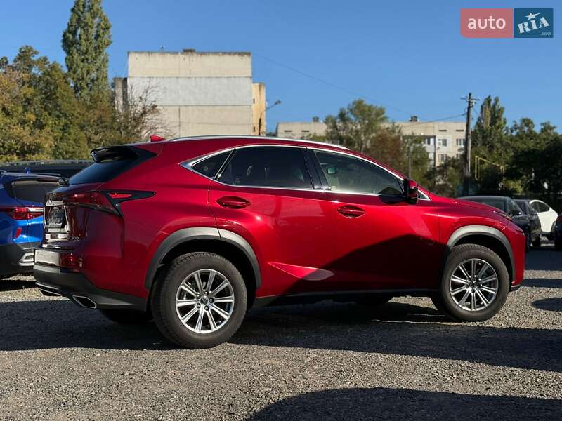 Lexus NX 2021