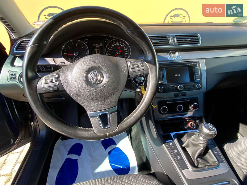 Volkswagen Passat 2011