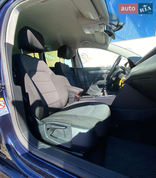 Volkswagen Passat 2011