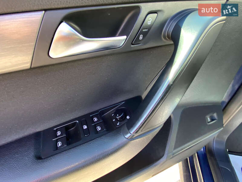 Volkswagen Passat 2011