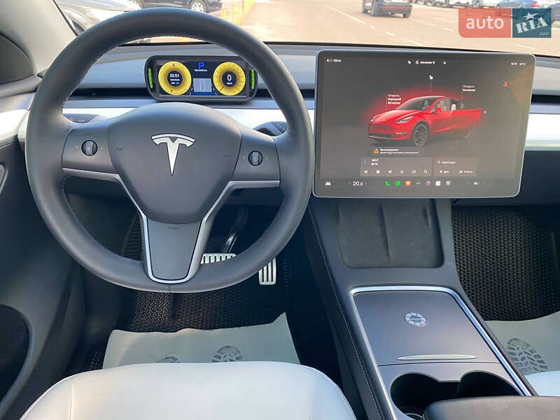 Tesla Model Y 2023