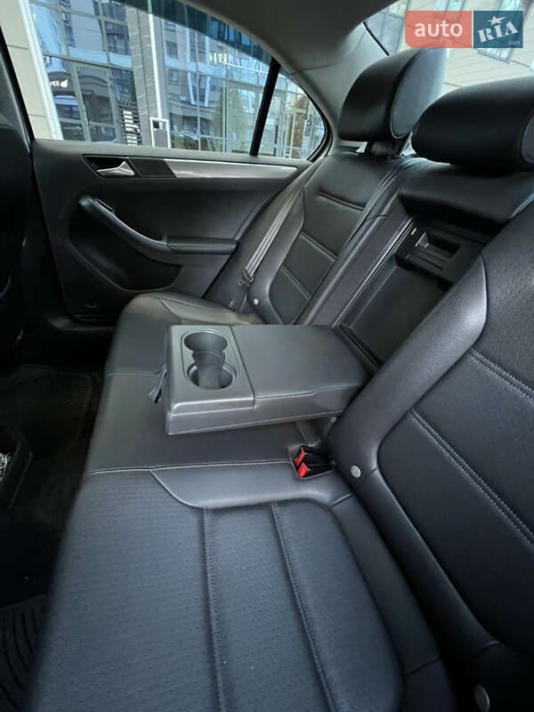 Volkswagen Jetta 2016