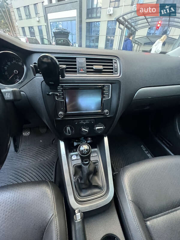 Volkswagen Jetta 2016