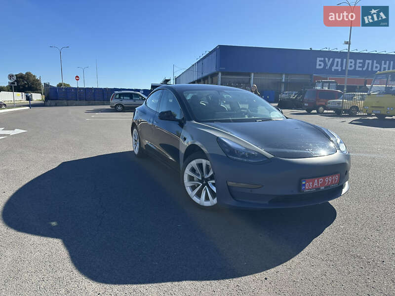 Tesla Model 3 2022