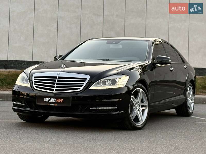 Mercedes-Benz-48