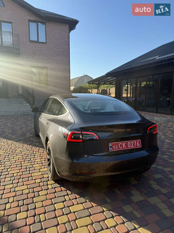 Tesla Model 3 2021