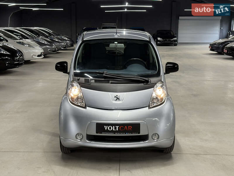 Peugeot iOn 2011