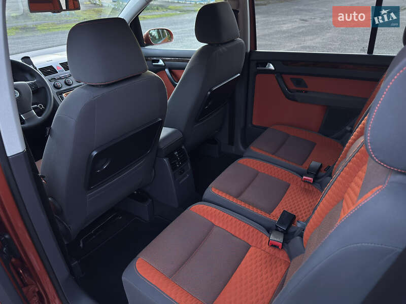 Volkswagen Touran 2009