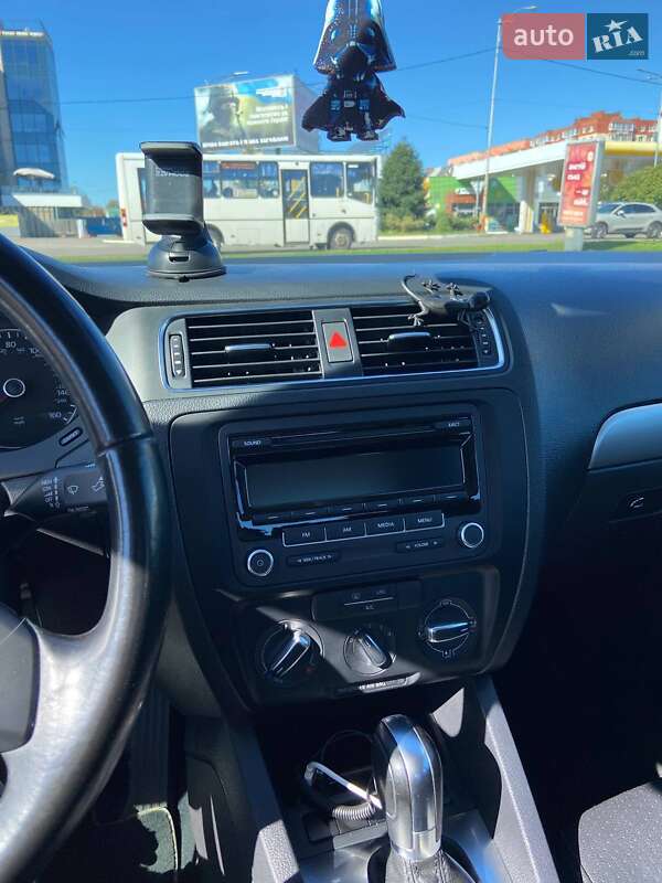 Volkswagen Jetta 2013