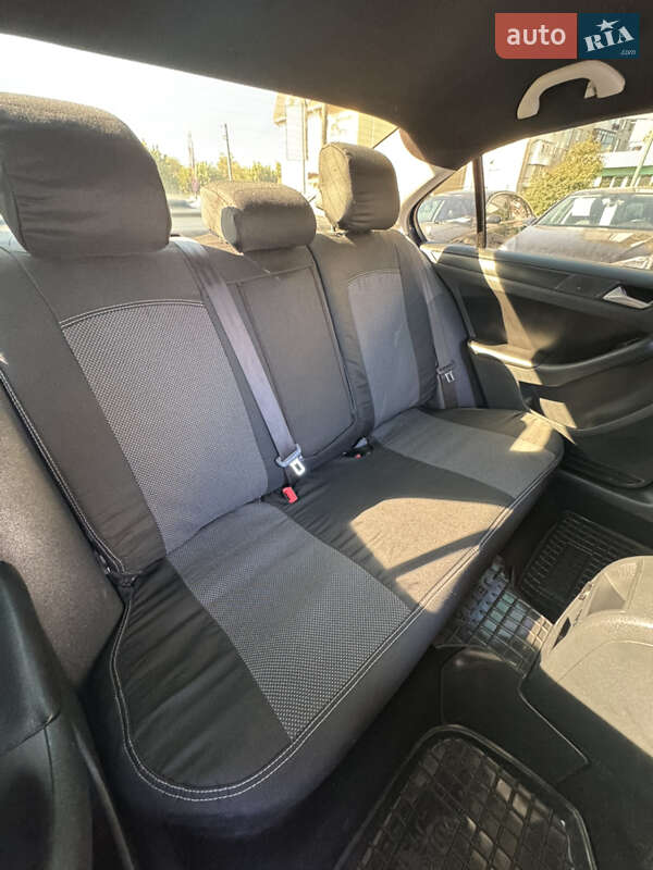 Volkswagen Jetta 2013