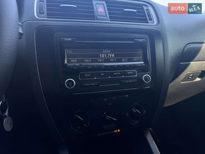 Volkswagen Jetta 2013