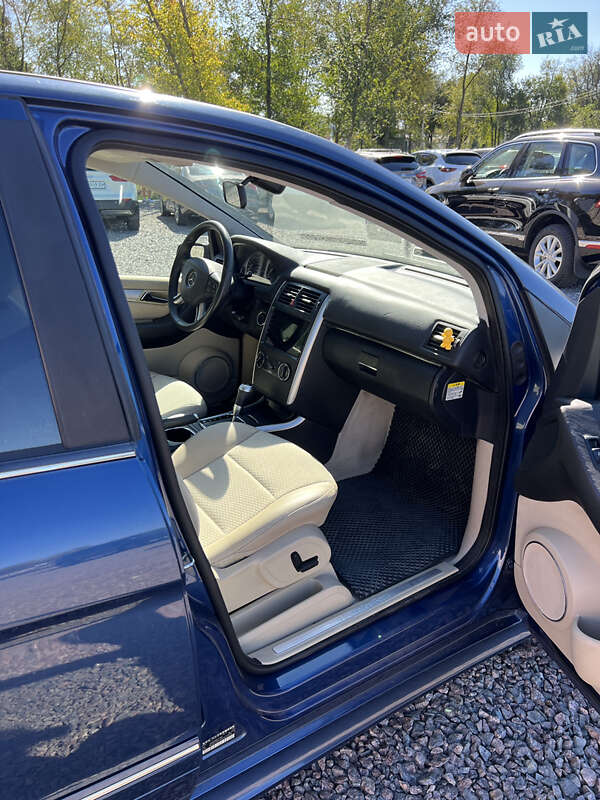 Mercedes-Benz B-Class 2010