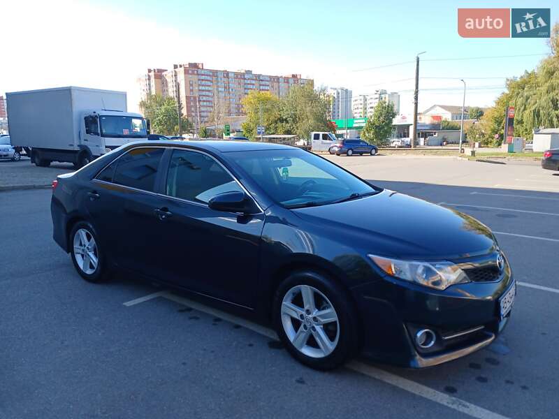 Toyota Camry 2014