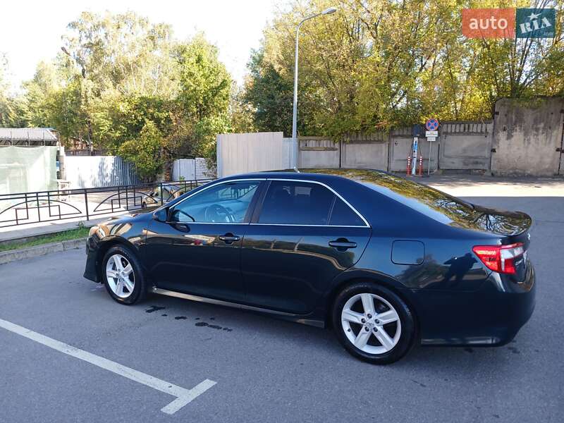 Toyota Camry 2014