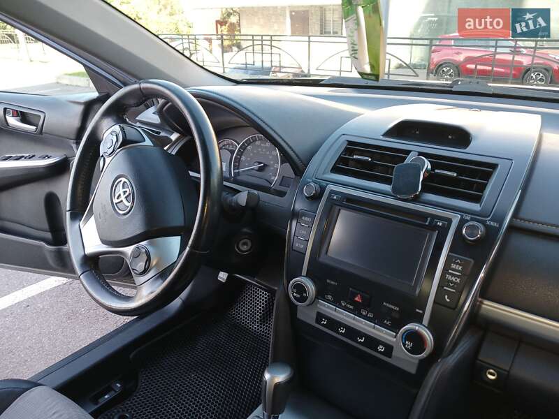 Toyota Camry 2014