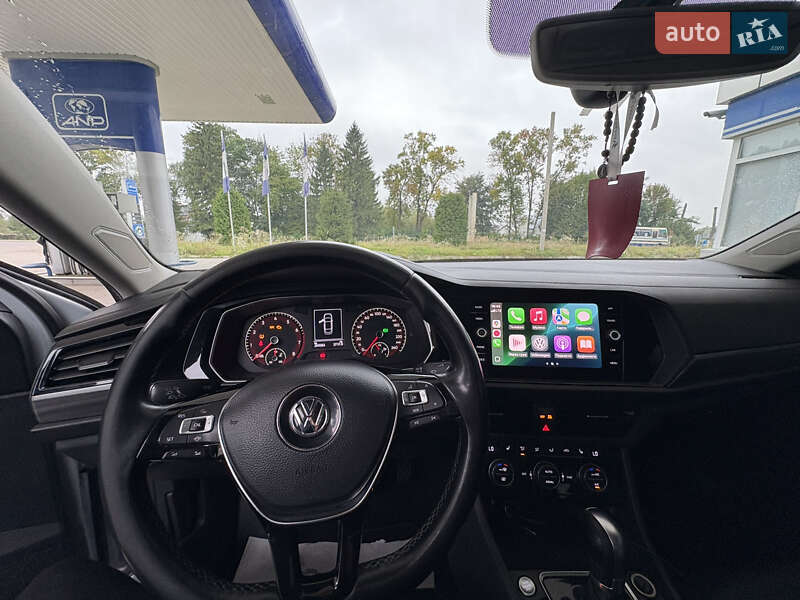 Volkswagen Jetta 2019