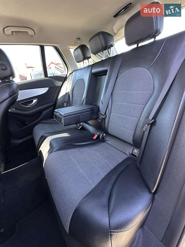 Mercedes-Benz C-Class 2016