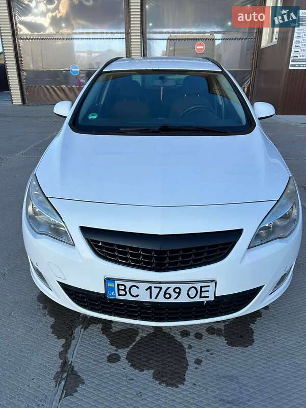 Opel Astra 2011