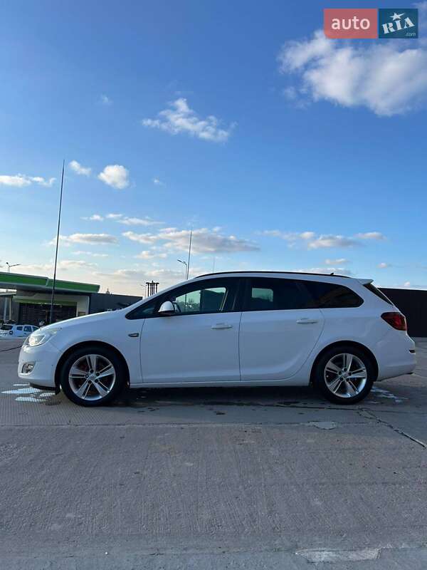 Opel Astra 2011